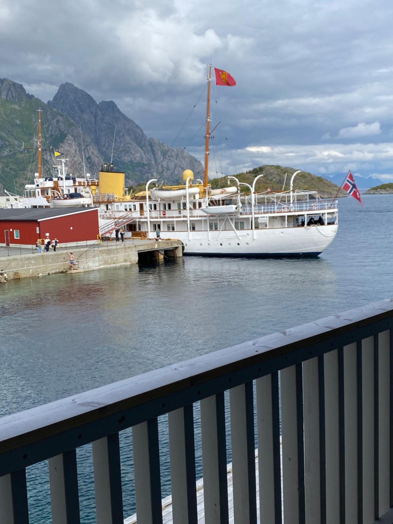 Ny Leilighet I Henningsvaer! Apartment Exterior photo