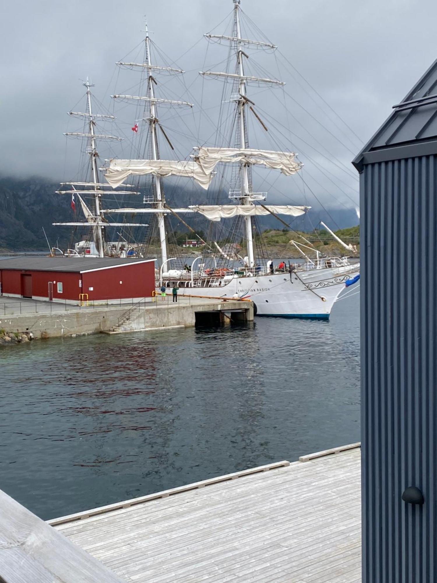 Ny Leilighet I Henningsvaer! Apartment Exterior photo